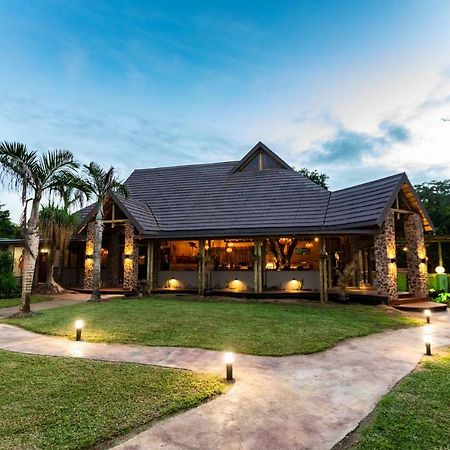 古德森杜马祖鲁小屋传统村落旅馆 赫卢赫卢韦 外观 照片