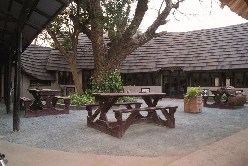 古德森杜马祖鲁小屋传统村落旅馆 赫卢赫卢韦 外观 照片