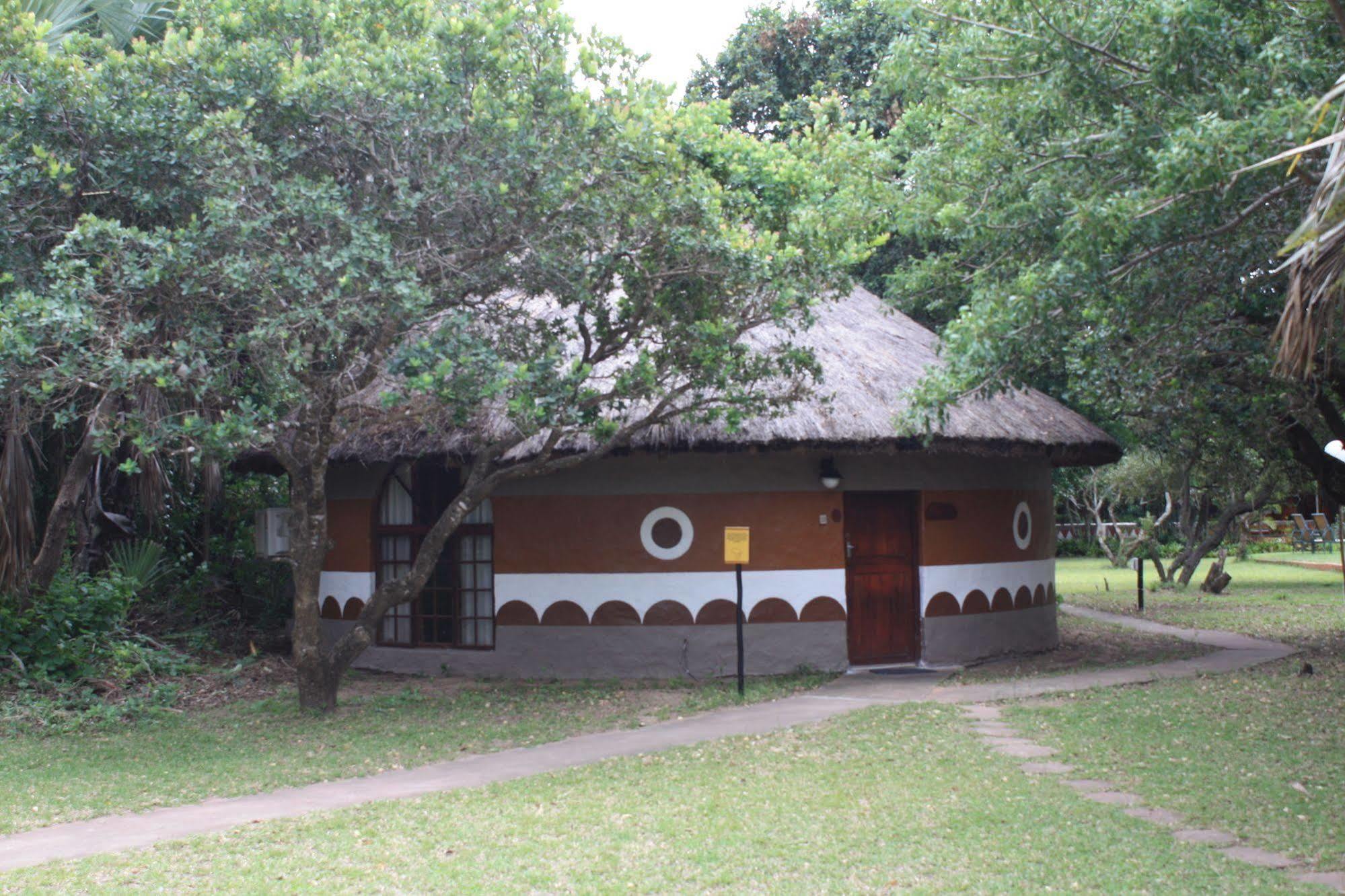 古德森杜马祖鲁小屋传统村落旅馆 赫卢赫卢韦 外观 照片