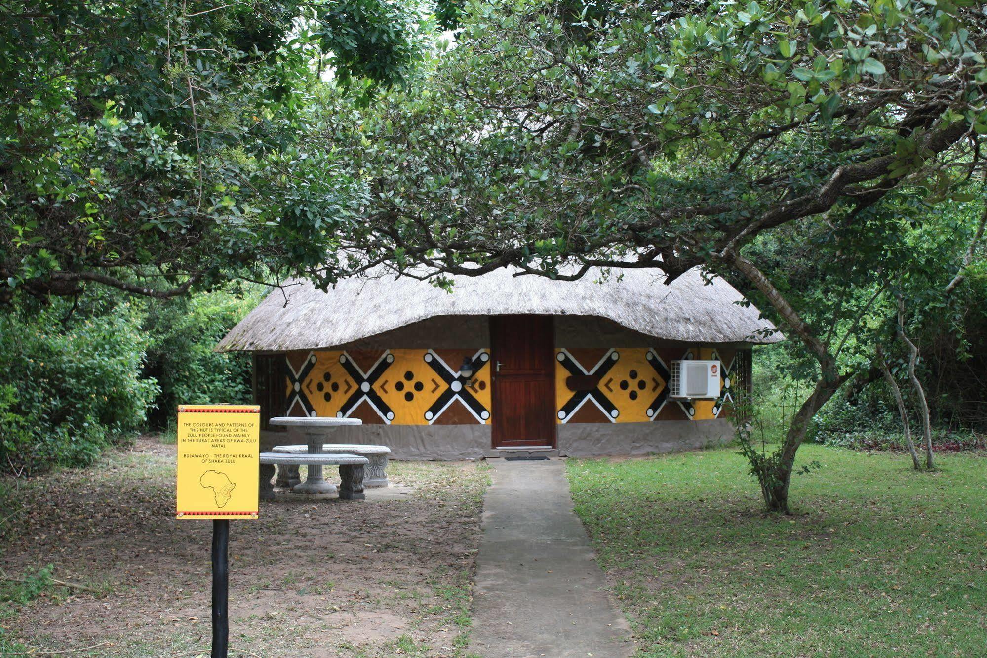 古德森杜马祖鲁小屋传统村落旅馆 赫卢赫卢韦 外观 照片