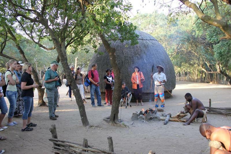 古德森杜马祖鲁小屋传统村落旅馆 赫卢赫卢韦 外观 照片
